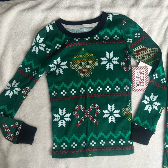 Secret Santa Elf Pajamas Size 4T KIDS 2 Piece Set Green Red New with Tags - Picture 2 of 8